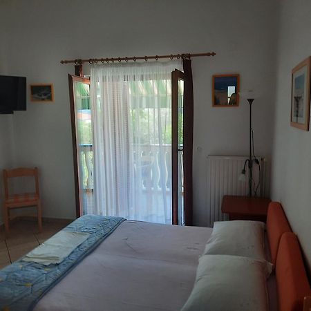 Apartmani Maver Sveti Filip i Jakov Exterior foto