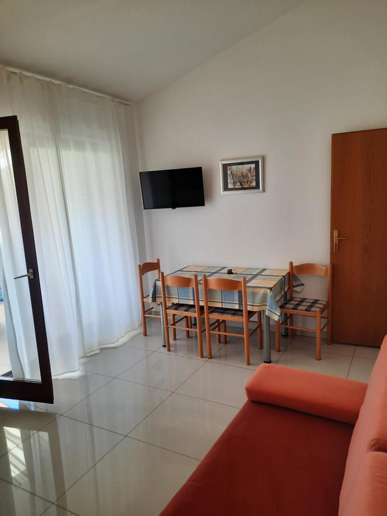 Apartmani Maver Sveti Filip i Jakov Exterior foto