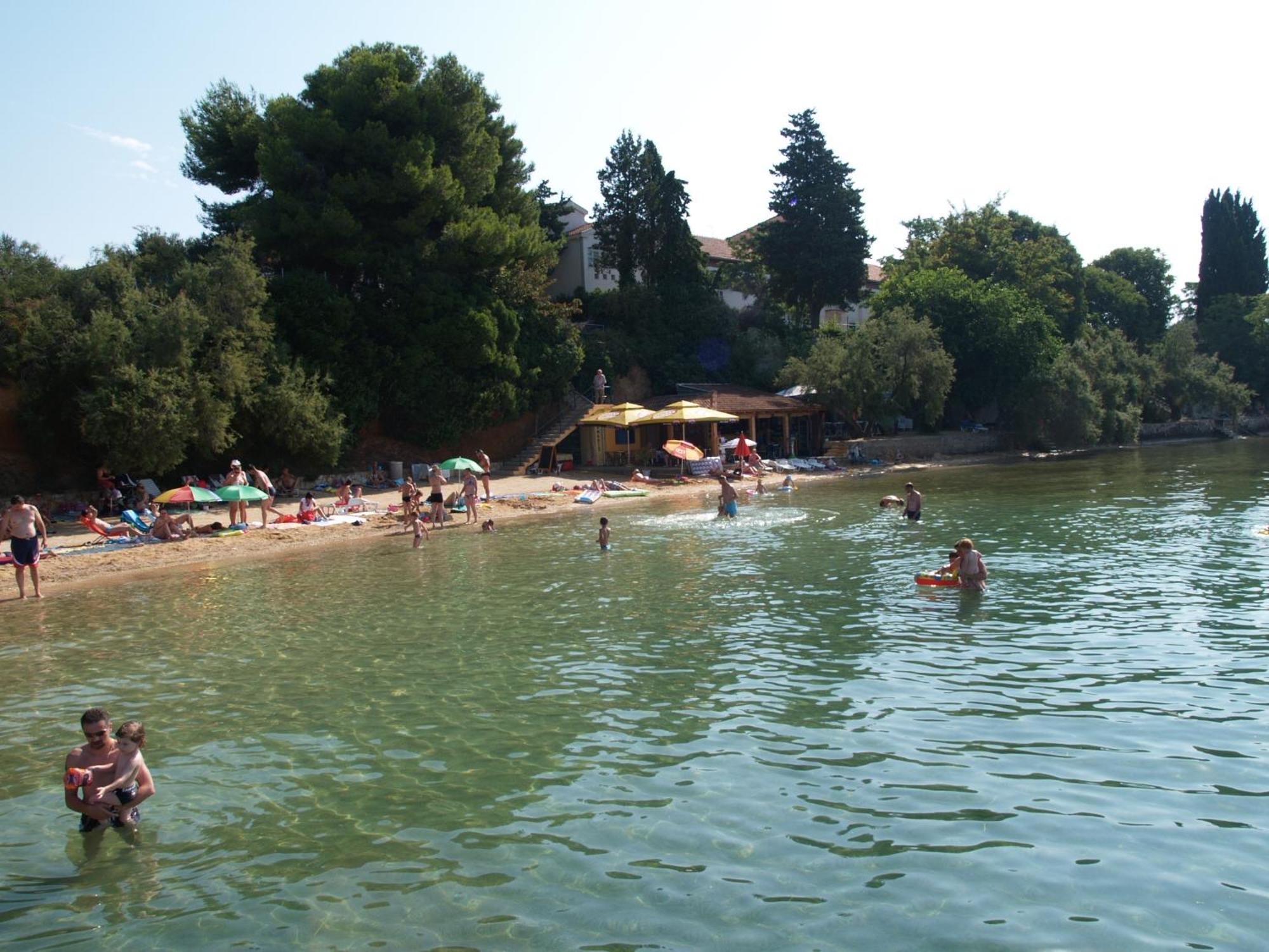 Apartmani Maver Sveti Filip i Jakov Exterior foto
