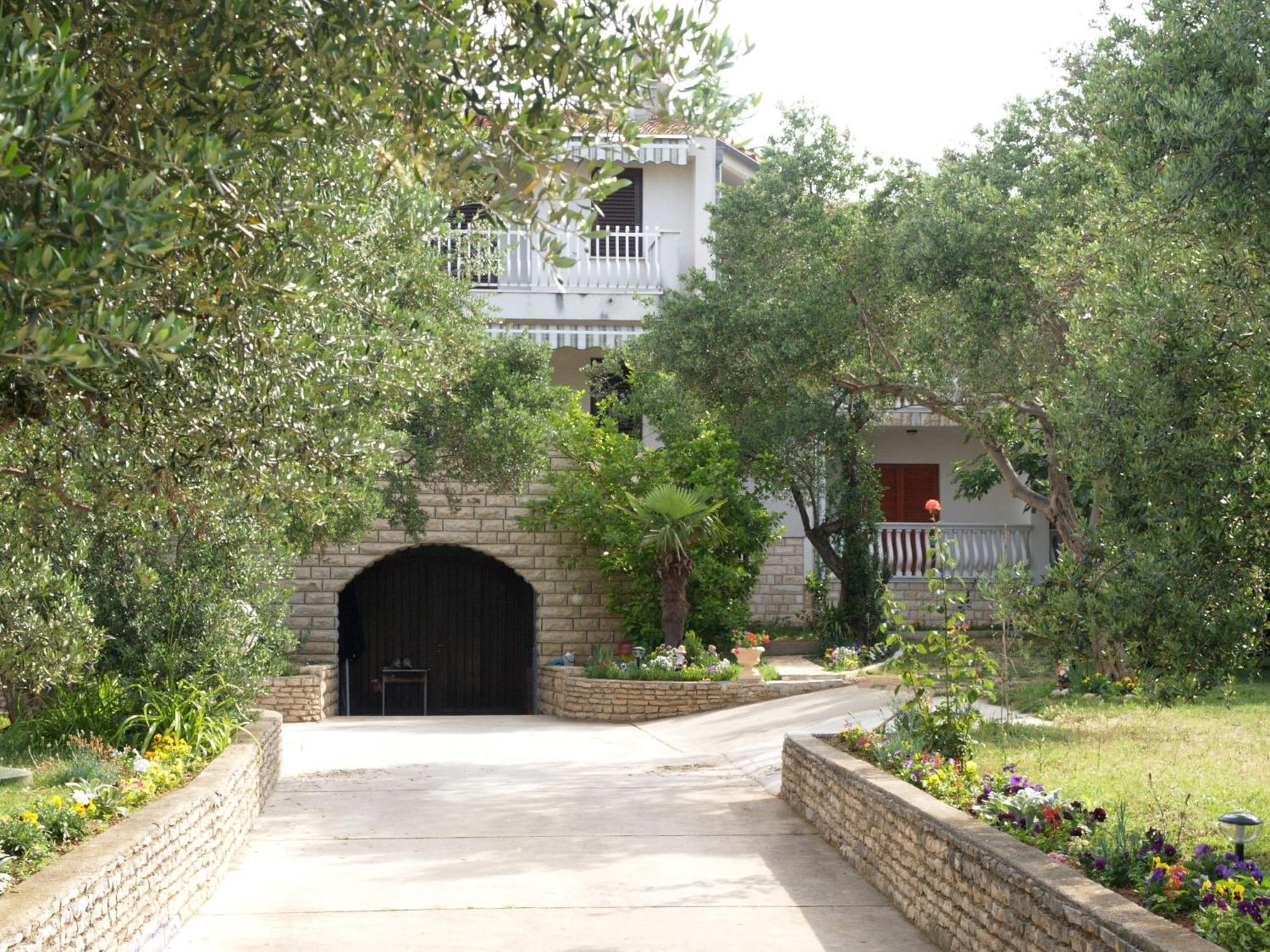 Apartmani Maver Sveti Filip i Jakov Exterior foto
